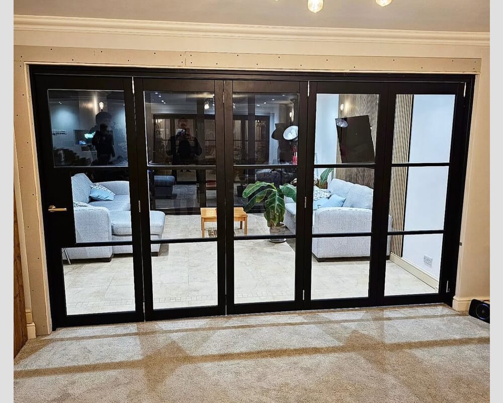 Black Heritage 4 Door Roomfold Grande (2 + 2 x 533mm Doors)